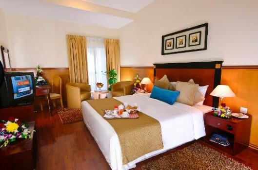 Why hotel occupancy rate in Dubai fell?